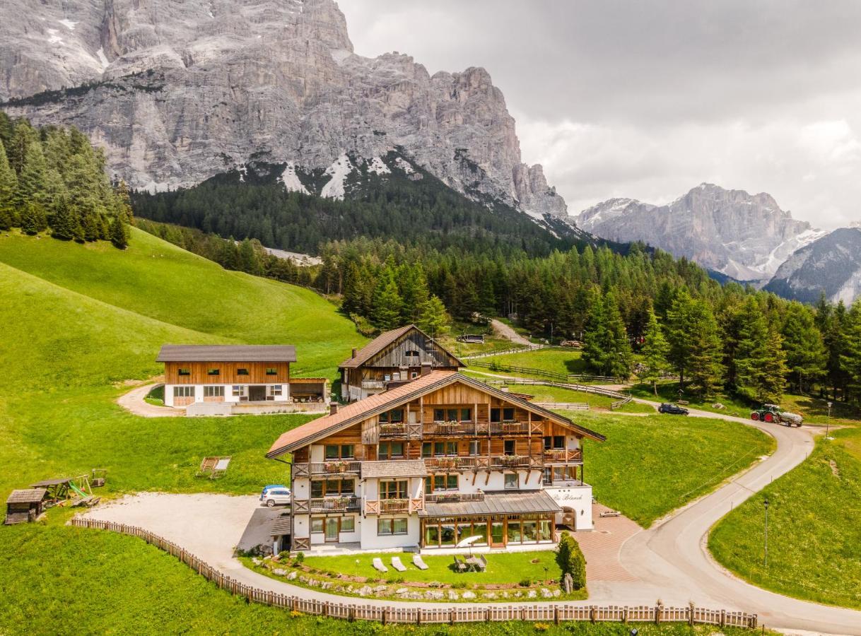 B&B - Hotel Ciasa Rue Blanch San Cassiano  Exterior photo